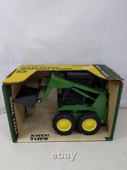 1/16 Ertl Farm Toy John Deere Skid Steer Loader