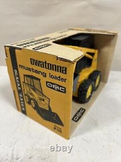 1/16 Vintage OMC Owatonna Skid Steer Mustang Loader DieCast New in Box by ERTL