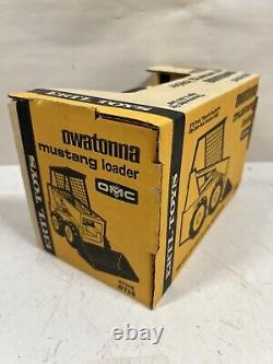 1/16 Vintage OMC Owatonna Skid Steer Mustang Loader DieCast New in Box by ERTL