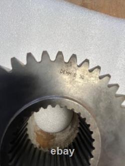Gear fits LS180 LX865 LX885 skid steer, NEW, OEM 9840677 89840677 New Holland