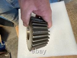 Gear fits LS180 LX865 LX885 skid steer, NEW, OEM 9840677 89840677 New Holland