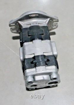 OEM Takeuchi 19020-19500 Hydrualic Gear Pump For TL140 Skid Steer 1902019500 NEW