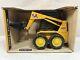 1/16 Vintage Omc Owatonna Skid Steer Mustang Loader Diecast Neuf Dans La Boîte Par Ertl