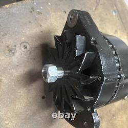 Alternateur pour New Holland L225, L325, L425, L445 chargeuse compacte 
<br/> 
