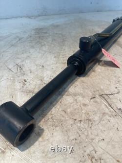 Chargeur compact New Holland L565 vérin de levage