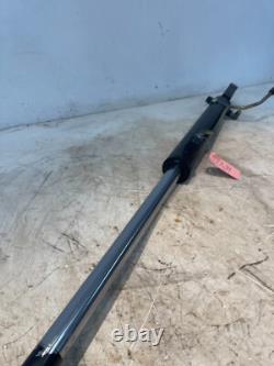 Chargeur compact New Holland L565 vérin de levage