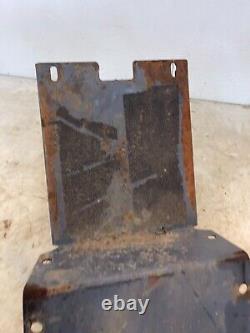 Support de plaque de pied pour chargeuse sur pneus New Holland LS150 de 2001
