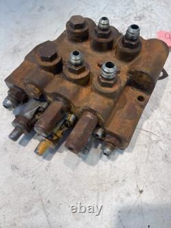 Vanne de contrôle hydraulique de chargeuse sur chenilles New Holland L565 34673-2C