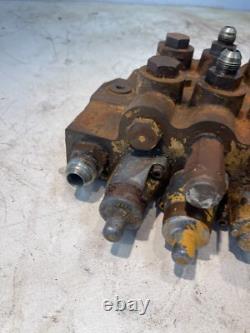 Vanne de contrôle hydraulique de chargeuse sur chenilles New Holland L565 34673-2C