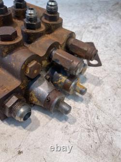 Vanne de contrôle hydraulique de chargeuse sur chenilles New Holland L565 34673-2C